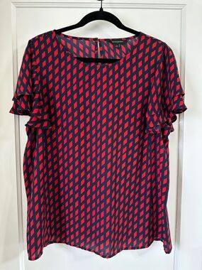 Banana Republic Navy and Red Geometric Ruffle Sleeve Top